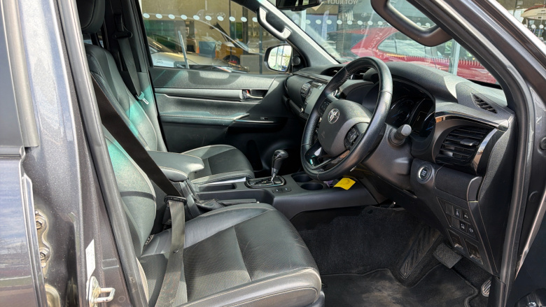 Toyota Hilux Diesel Invincible X D/Cab Pick Up 2.8 D-4D Auto